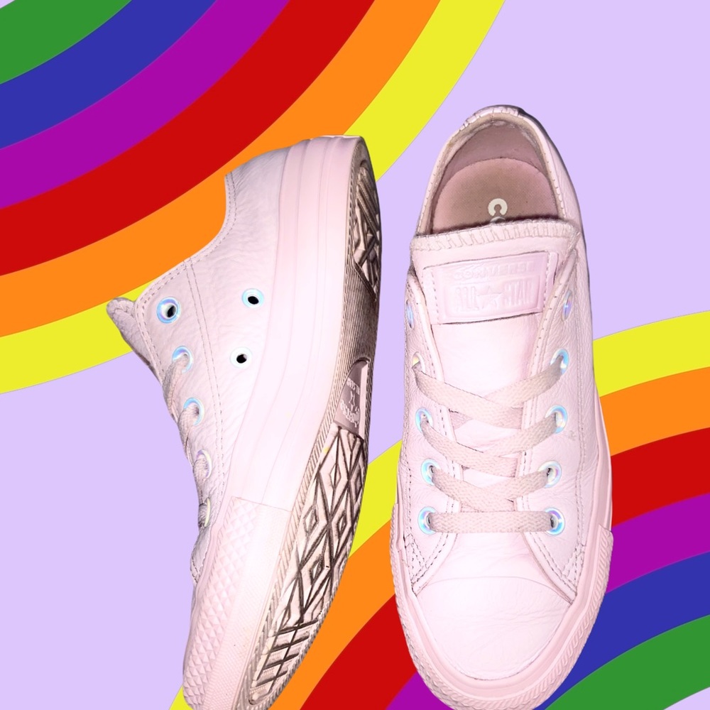 Baby pink Converse low top all stars